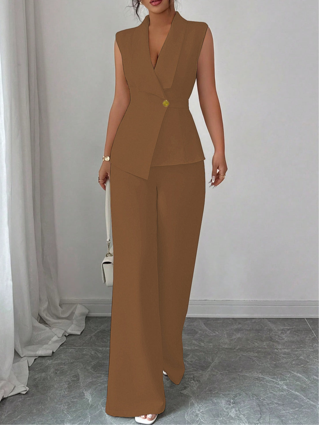Conjunto de chaleco elegante y pantalón recto