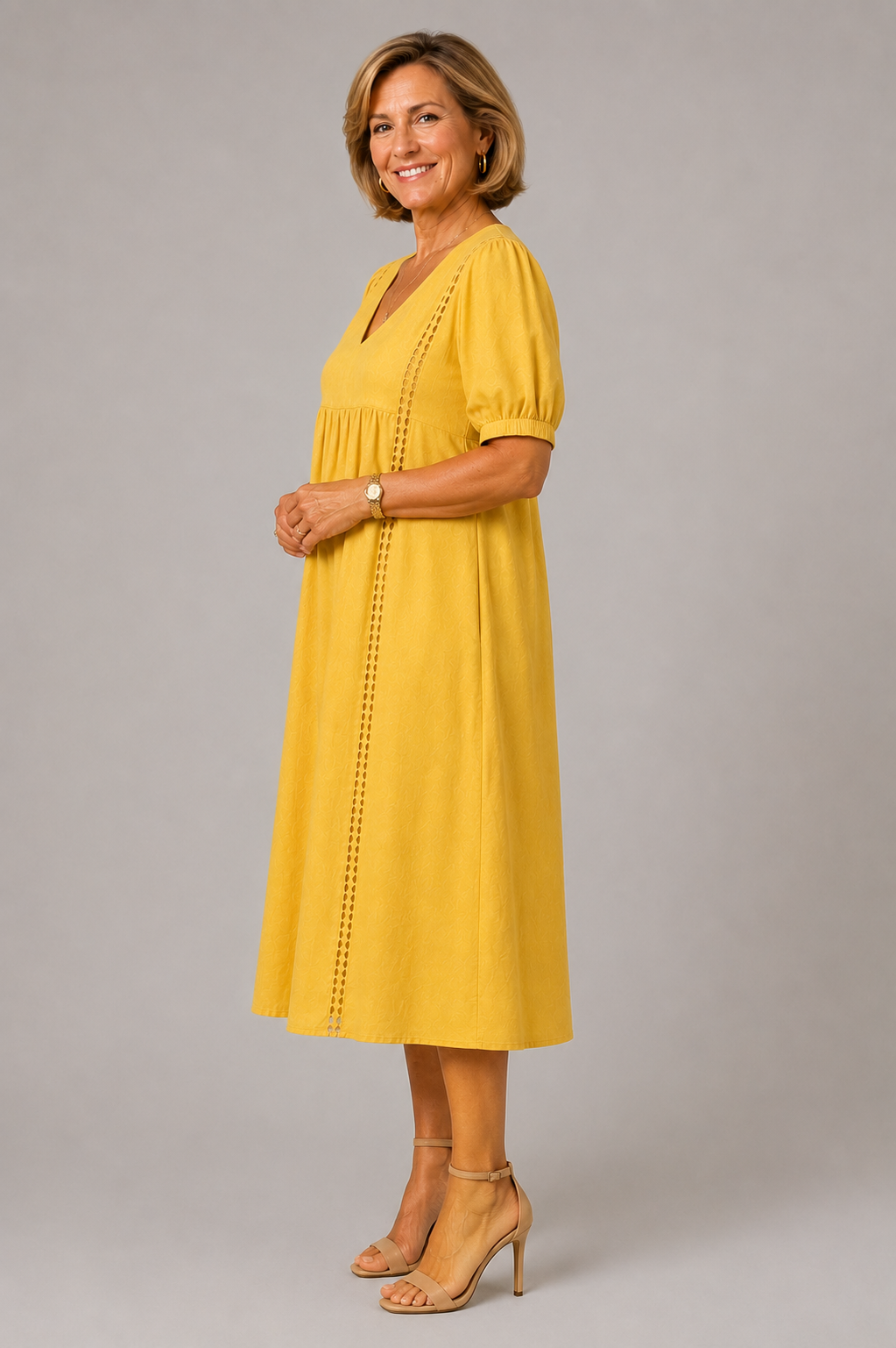 Nuria | Vestido elegante amarillo con detalles calados