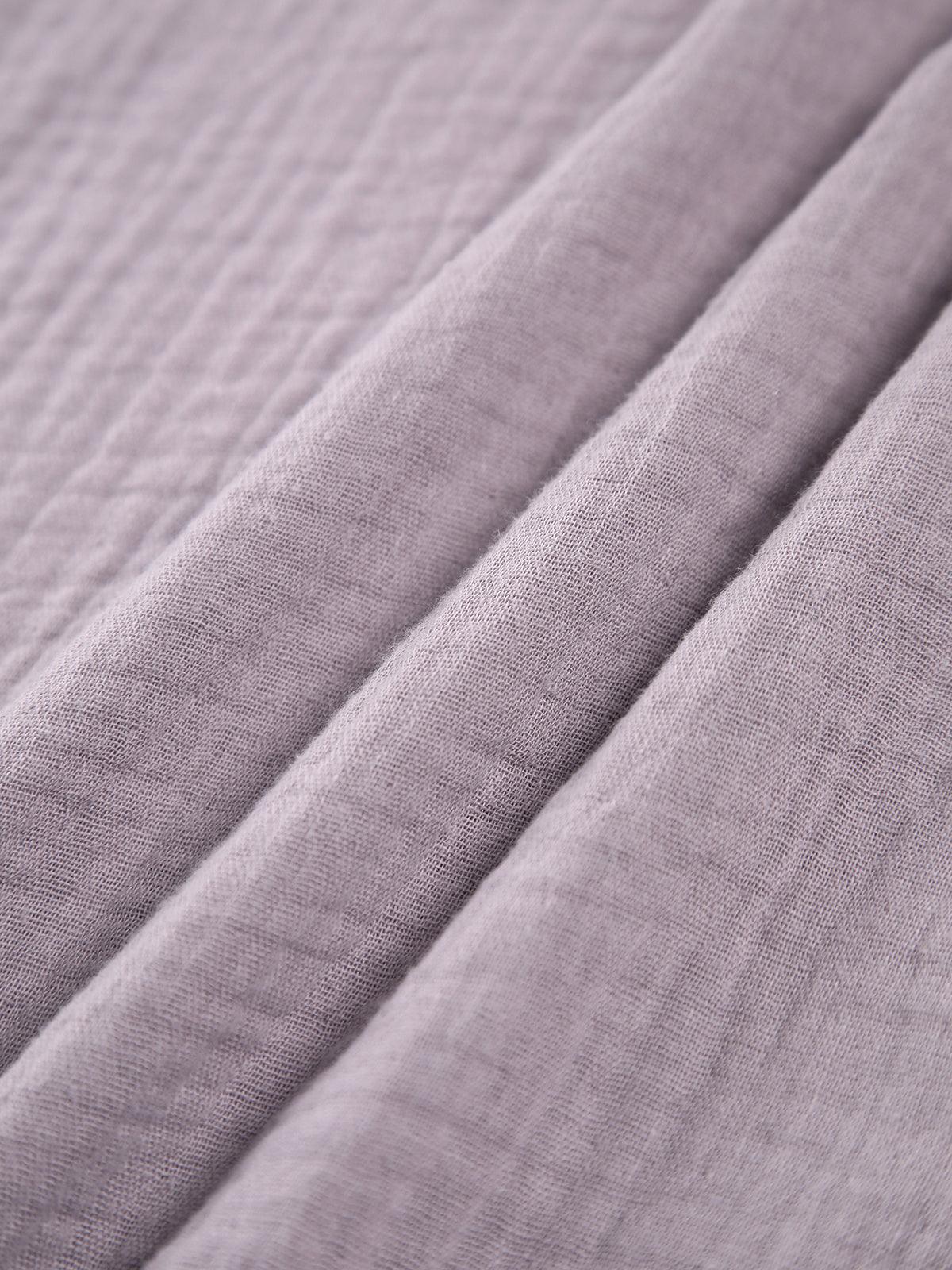 Conjunto minimalista de camisa y pantalón corto