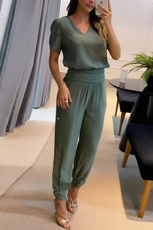 Conjunto casual con escote en V