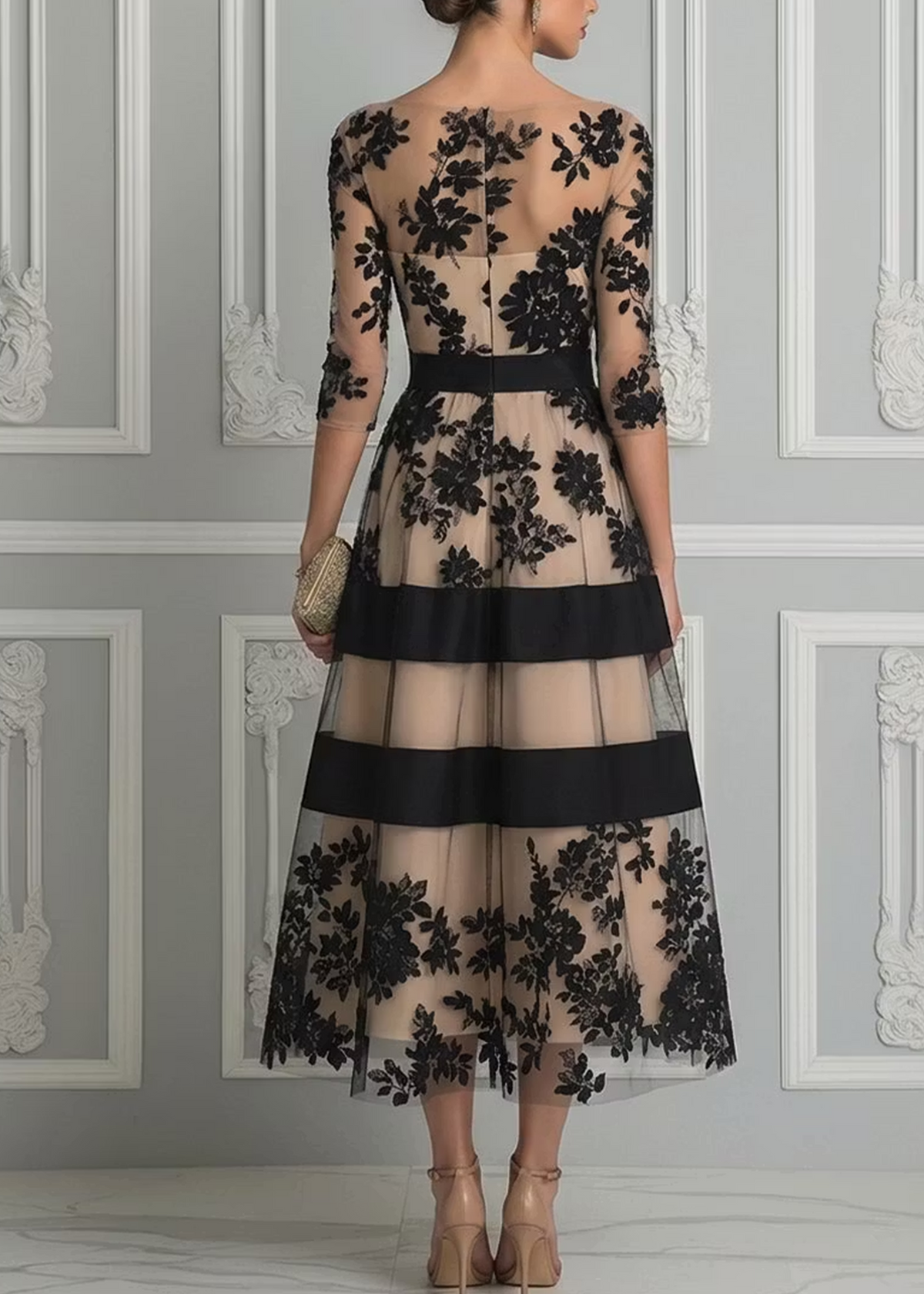 Vestido midi de encaje negro con corte evasé