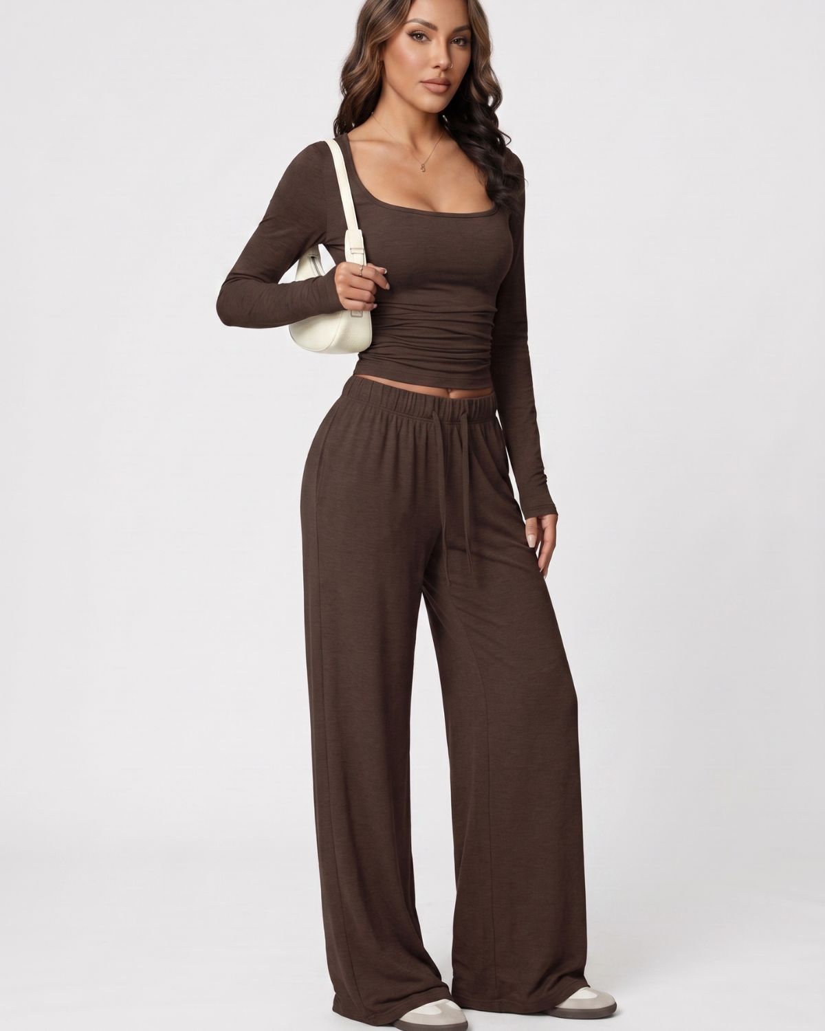 Conjunto de top corto y pantalón ancho