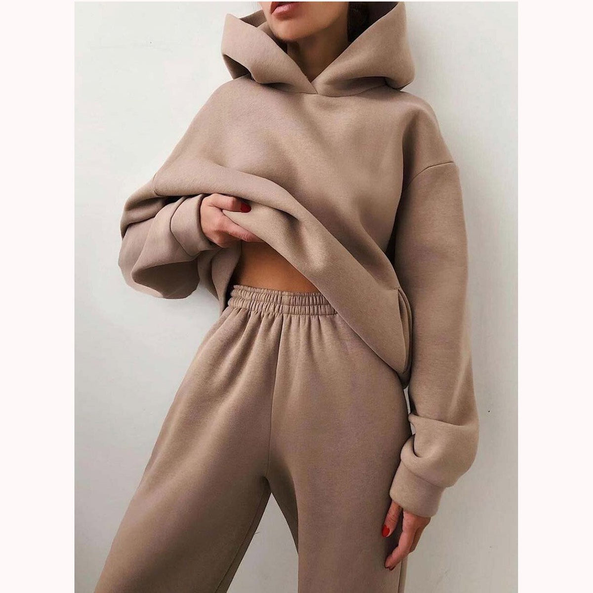 Conjunto casual con capucha
