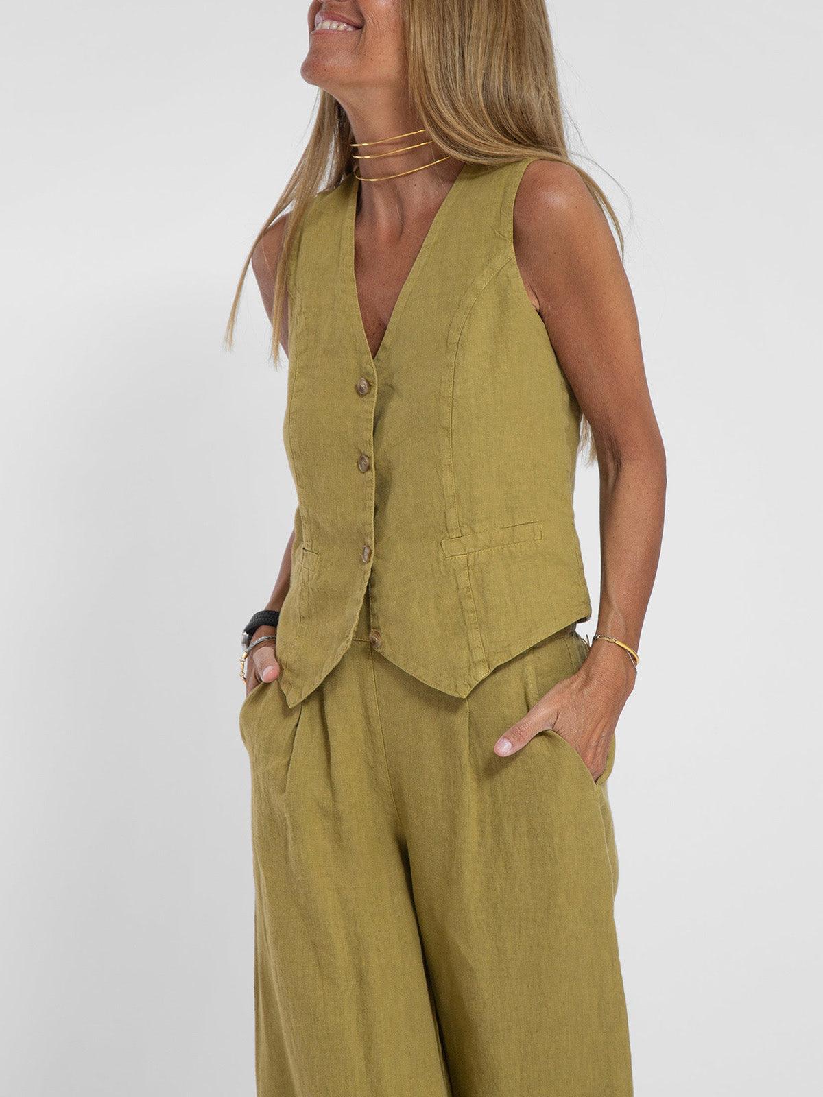 Conjunto de chaleco y pantalón