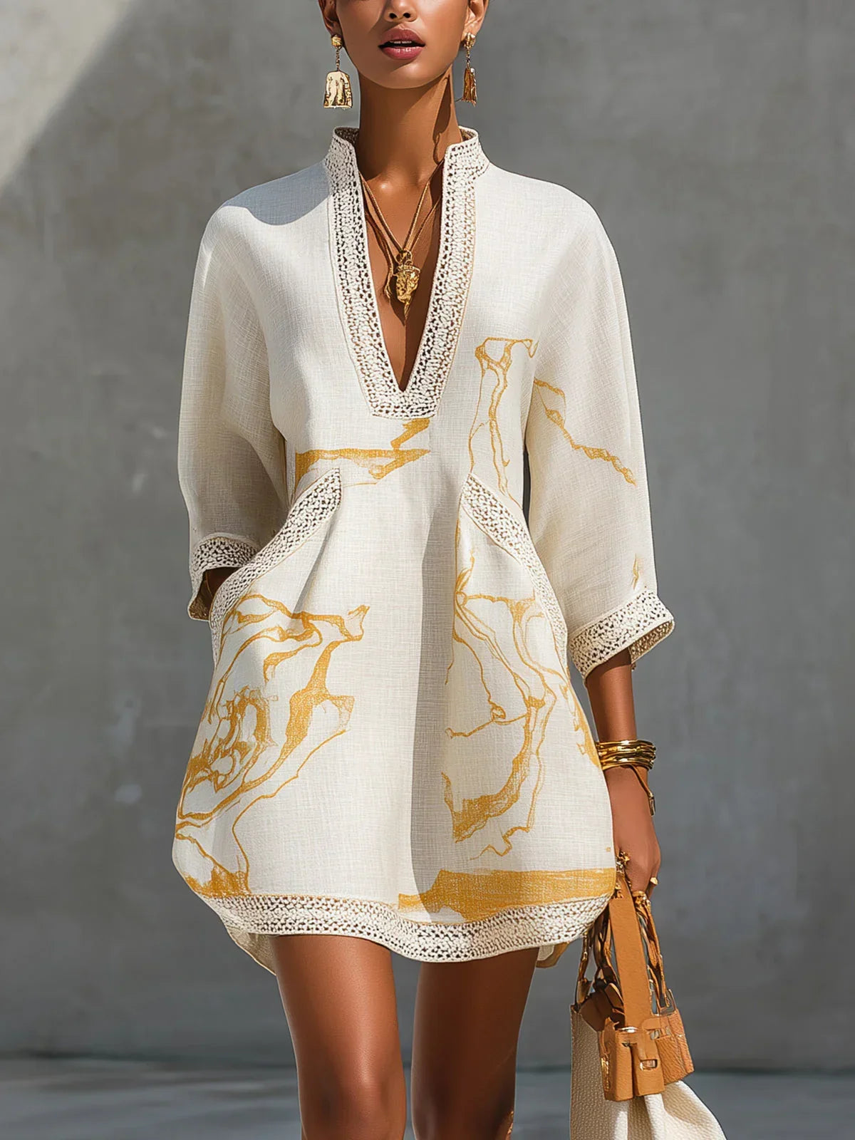 Victoire | Vestido de estampado marmolado dorado y encaje