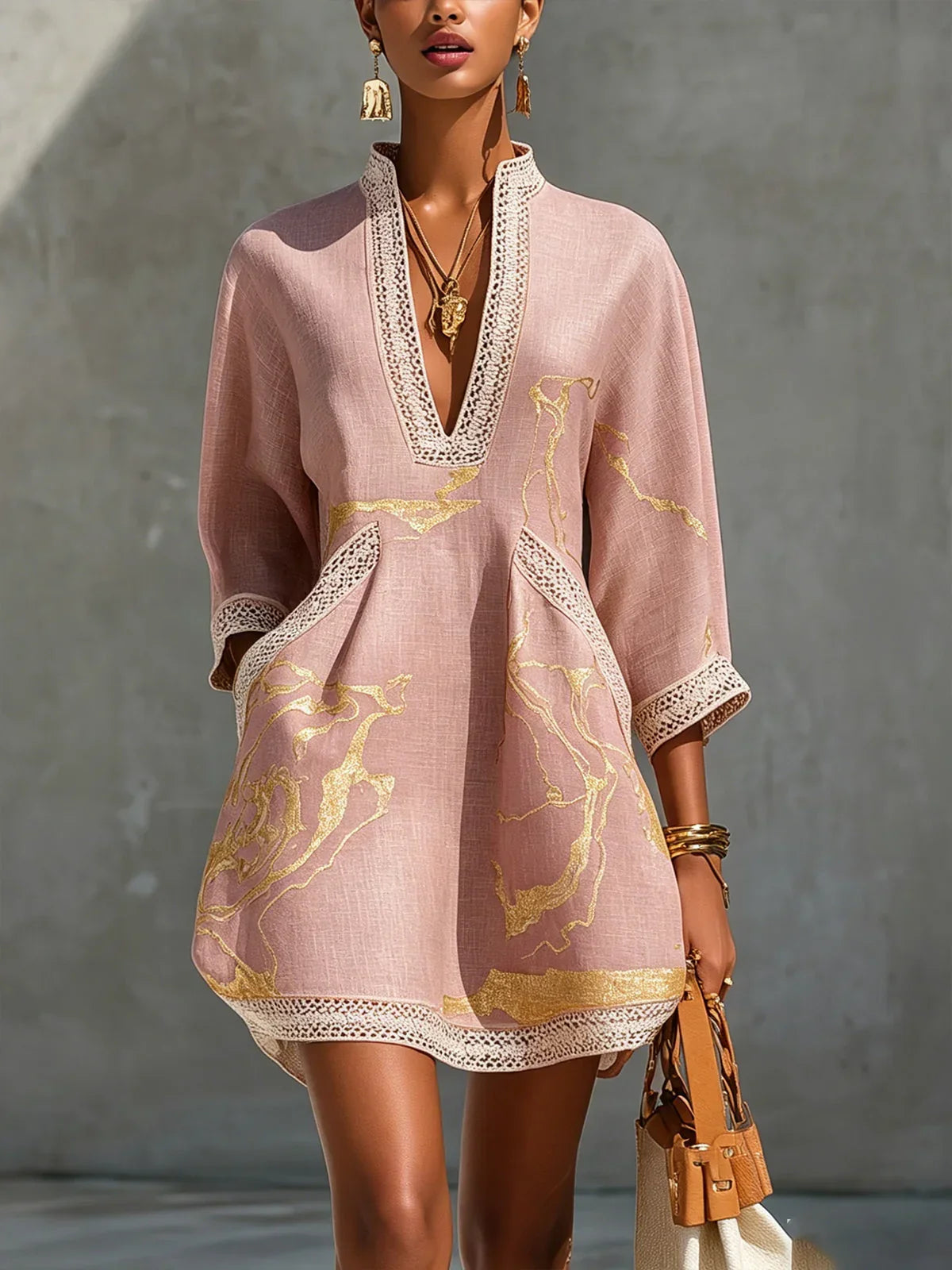 Victoire | Vestido de estampado marmolado dorado y encaje