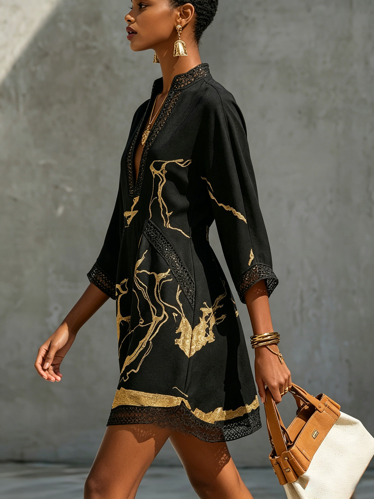 Victoire | Vestido de estampado marmolado dorado y encaje
