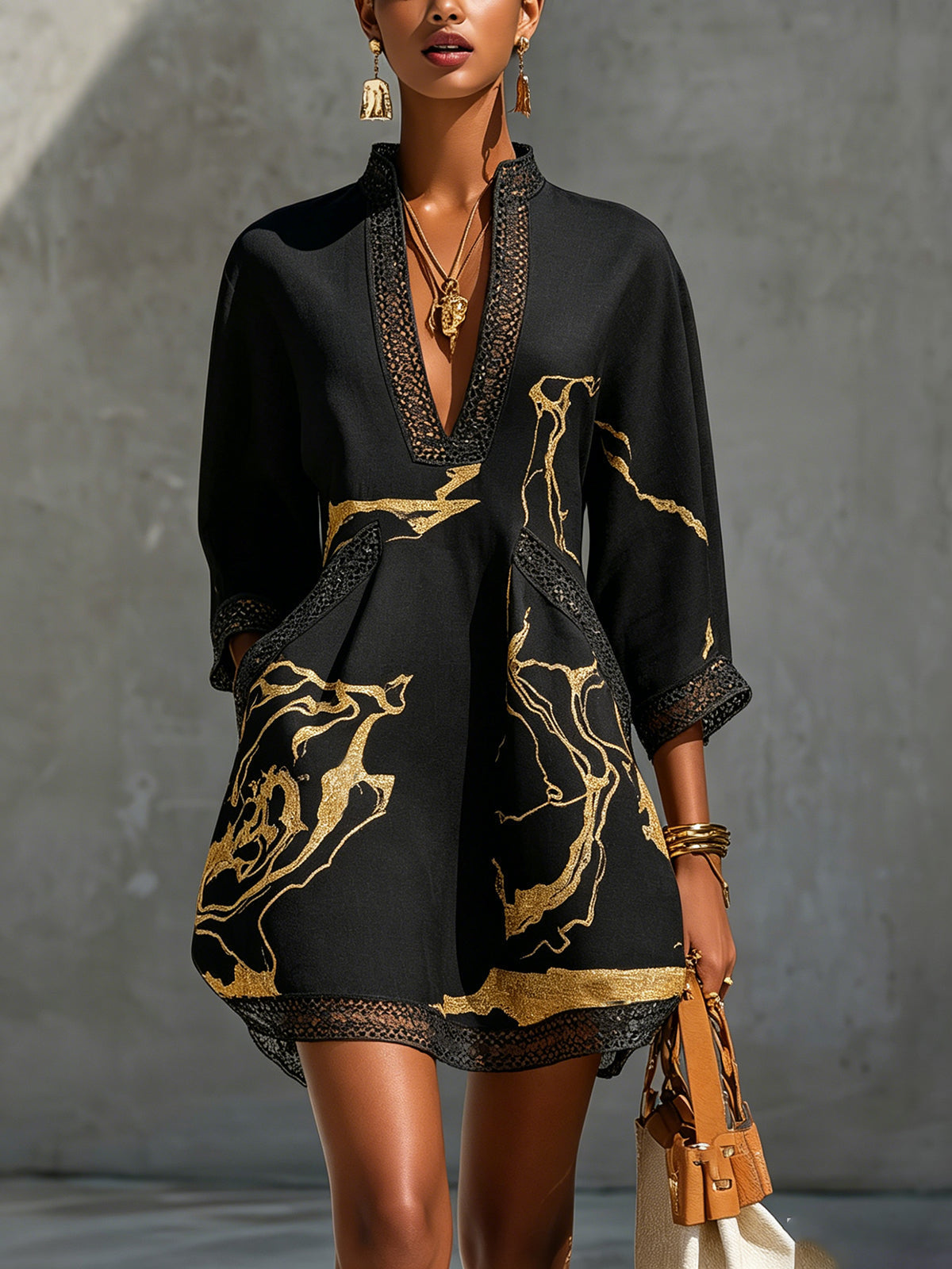 Victoire | Vestido de estampado marmolado dorado y encaje