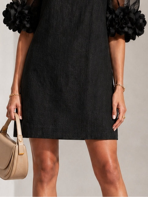 Rosario | Vestido corto con mangas de organza y flores