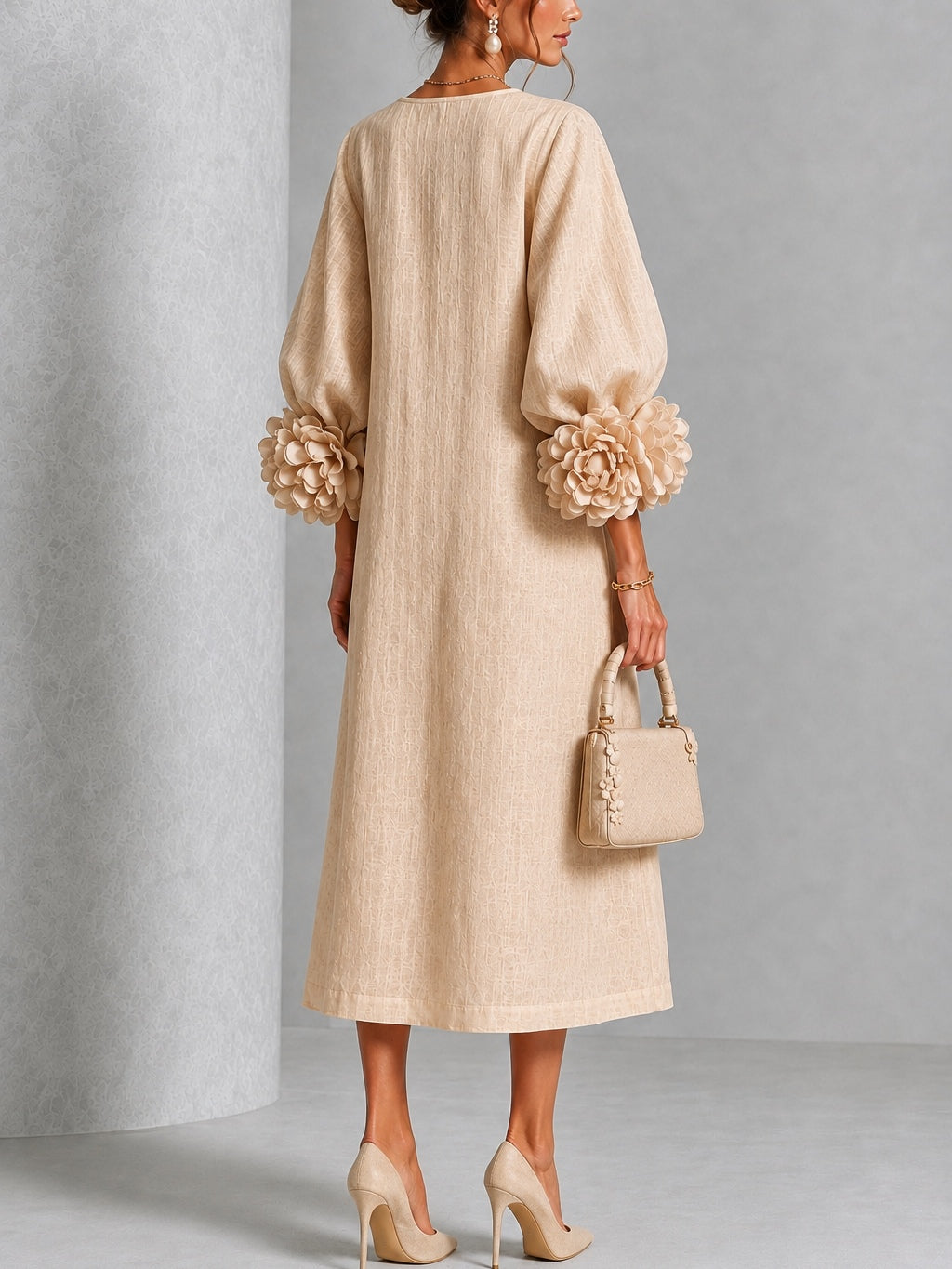 Vestido midi beige con botones y estampado floral