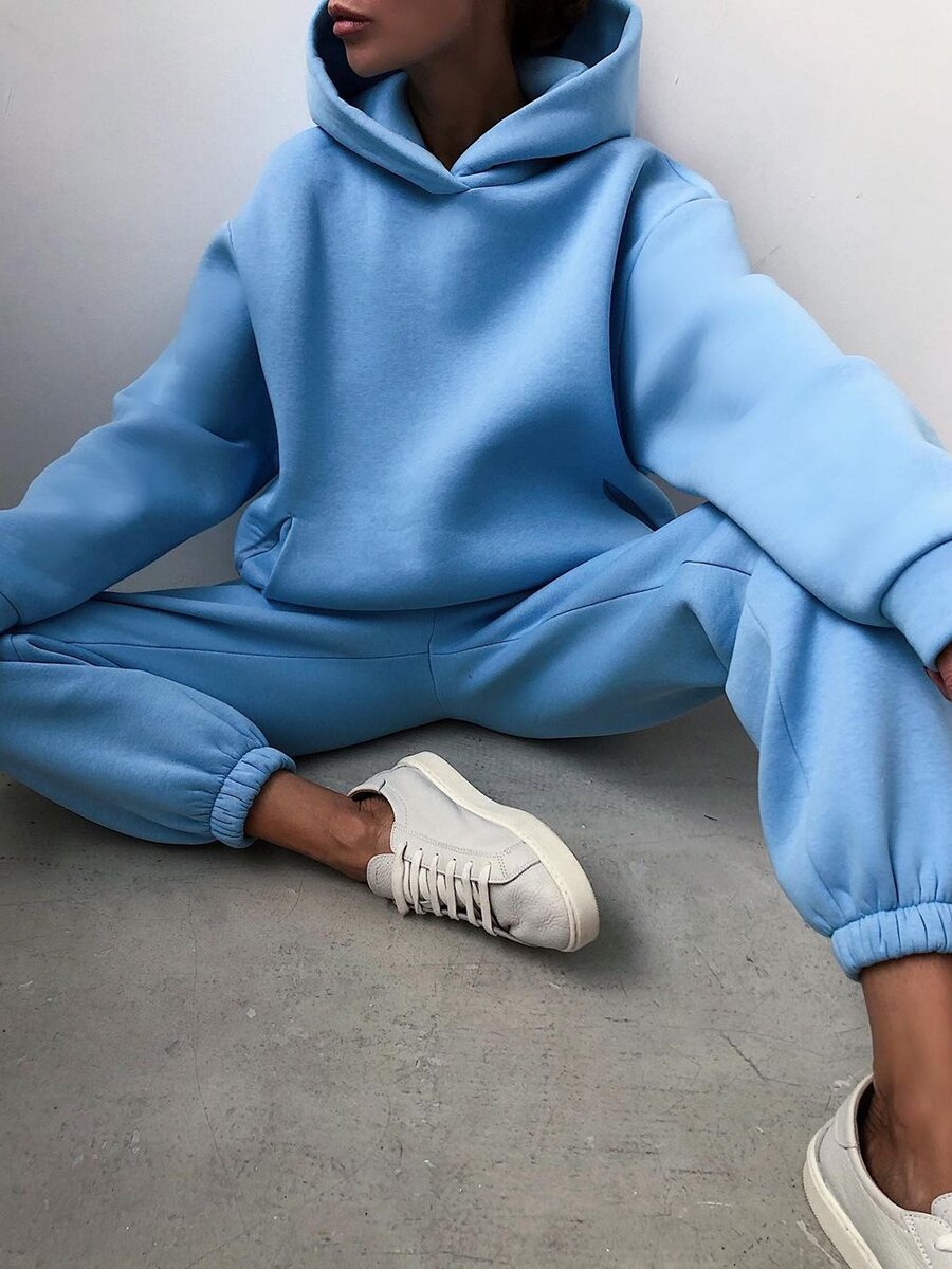 Conjunto casual con capucha