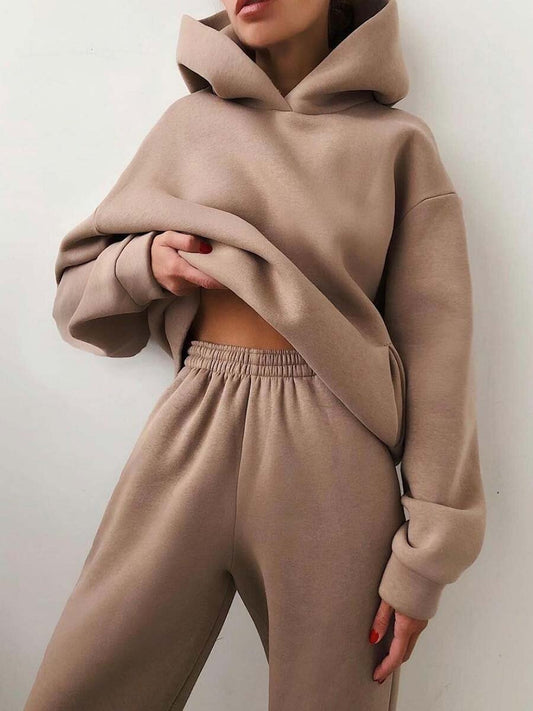 Conjunto casual con capucha
